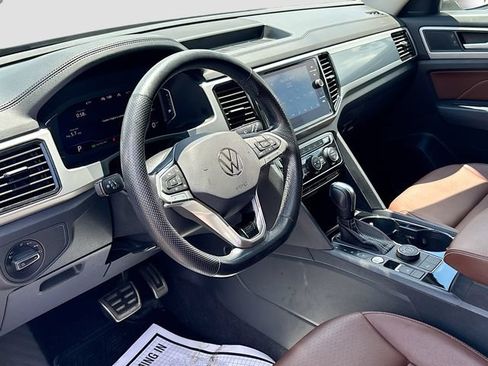 Used 2021 Volkswagen Atlas SEL R-Line AWD/4WD image 9