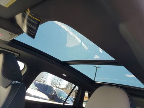 New 2026 Volkswagen Tiguan SE R-Line image 19