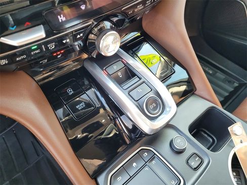 Used 2023 Acura MDX SH-AWD w/ Technology Package image 16