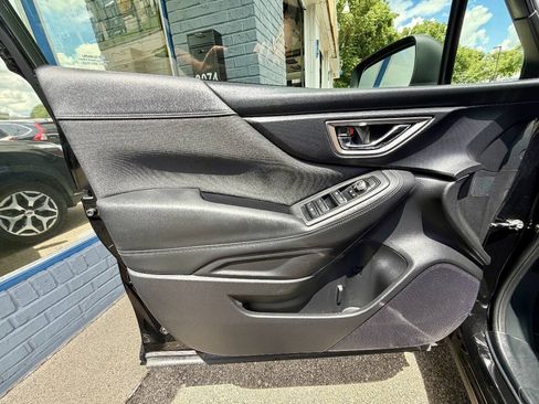 Used 2019 Subaru Forester Premium AWD/4WD image 32
