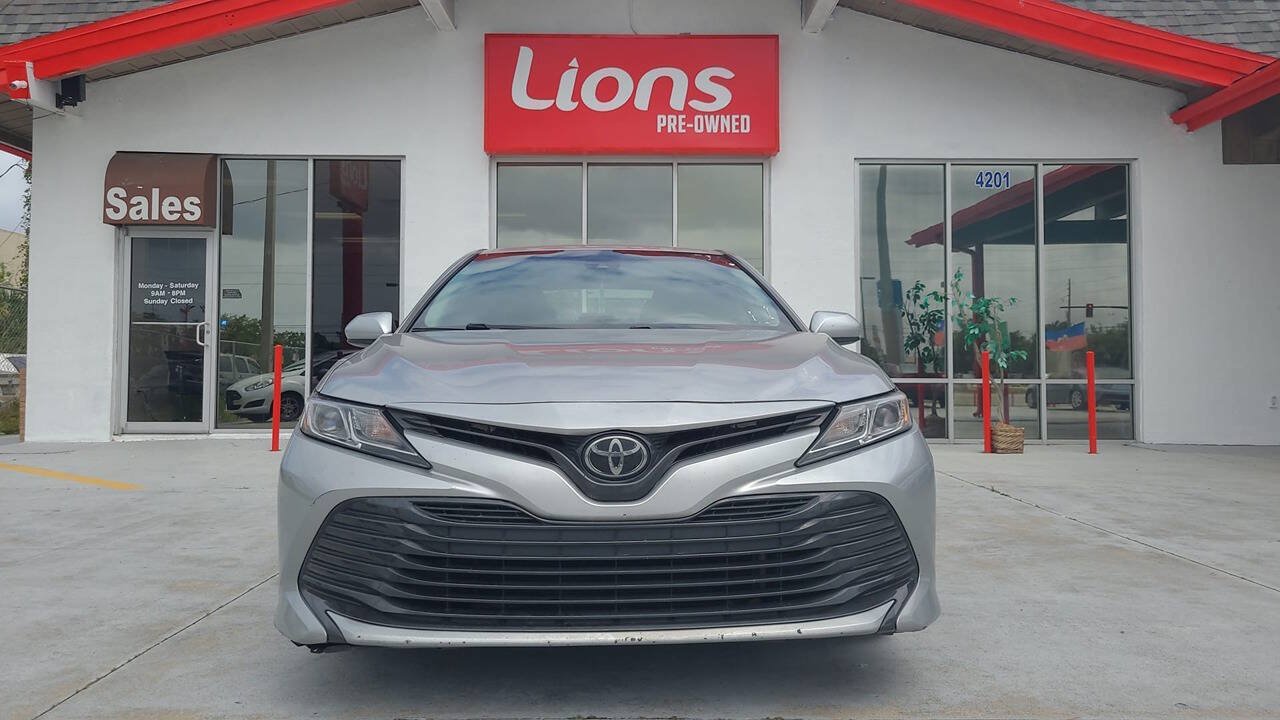 Used 2019 Toyota Camry FWD image 1