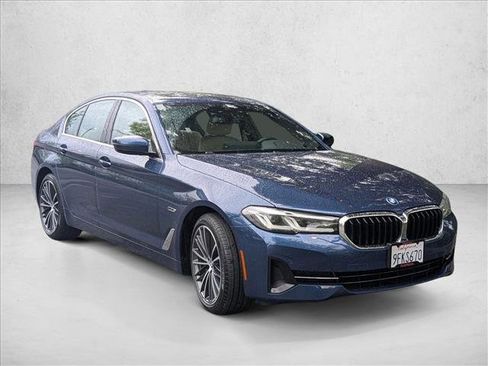 Certified 2023 BMW 530e w/ Convenience Package RWD image 3