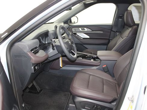 New 2026 Ford Explorer Platinum RWD image 21