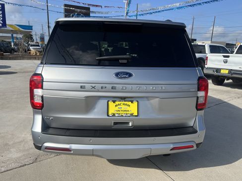 Used 2022 Ford Expedition XLT RWD image 3