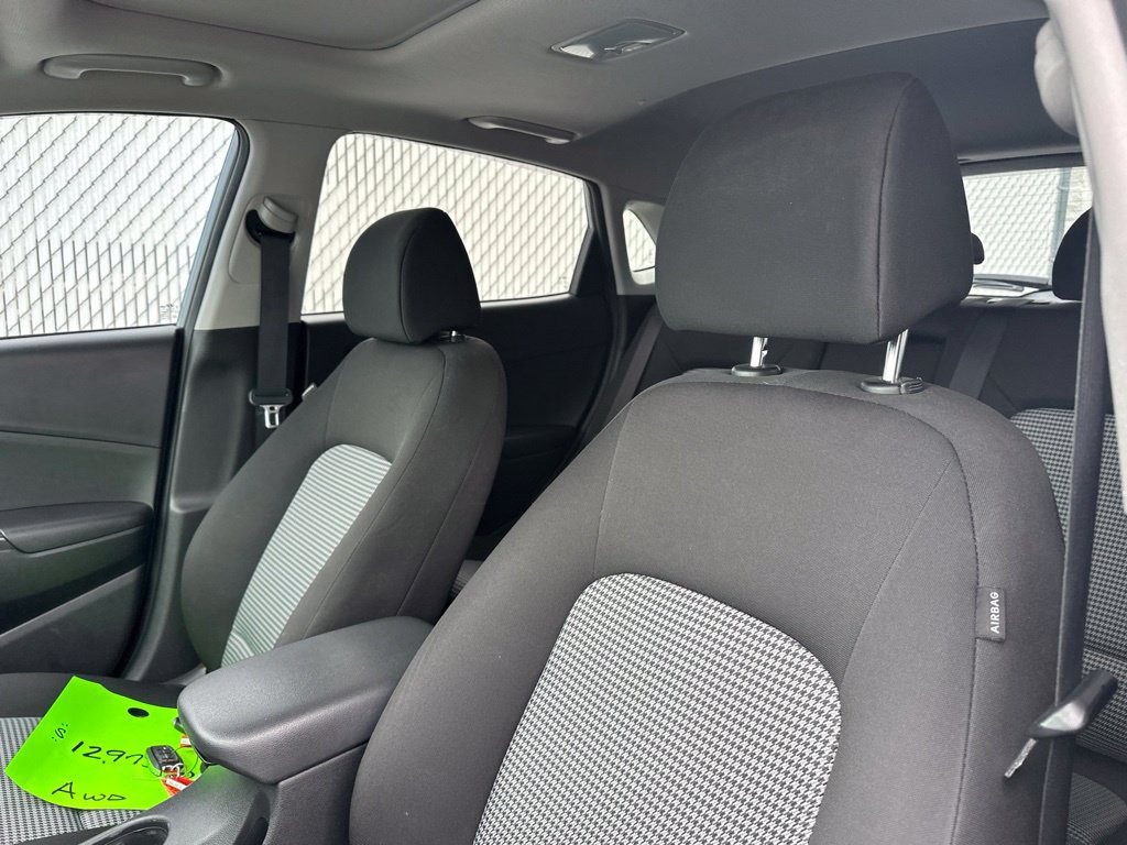 Used 2020 Hyundai Kona SEL Plus AWD/4WD image 12