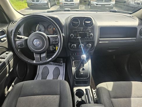 Used 2014 Jeep Patriot Latitude FWD image 10
