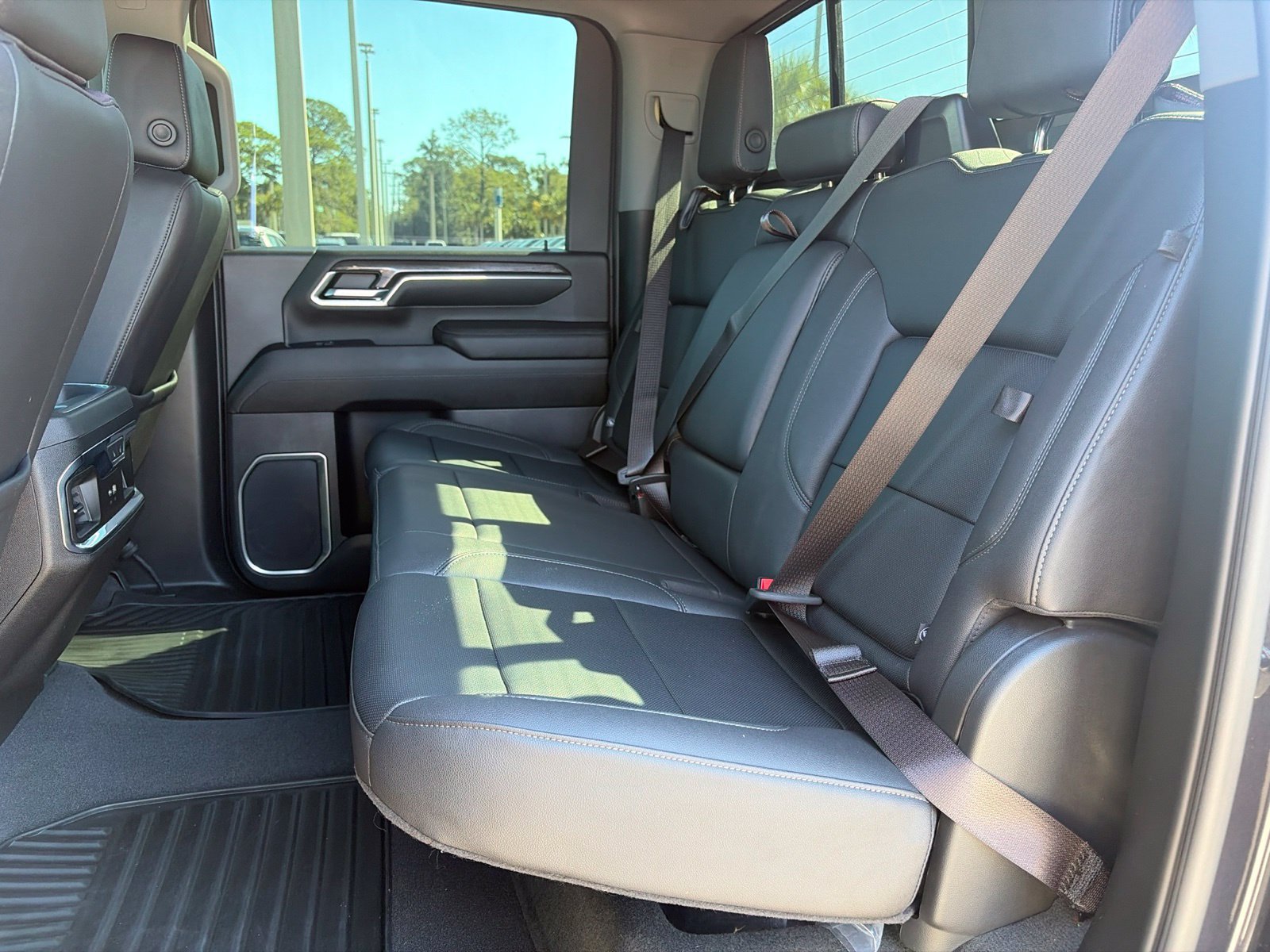 Used 2024 Chevrolet Silverado 2500 LTZ w/ LTZ Convenience Package AWD/4WD image 19