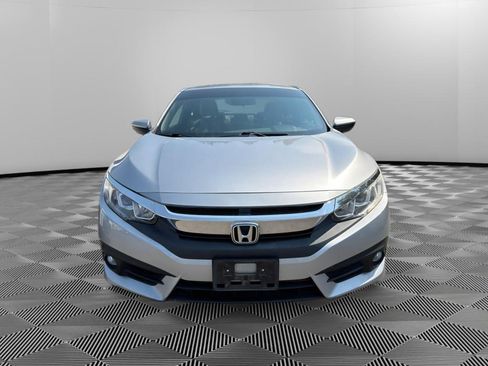 Used 2018 Honda Civic EX-T image 2