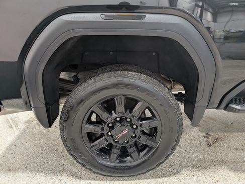 Used 2025 GMC Sierra 2500 AT4 w/ AT4 Premium Plus Package AWD/4WD image 14