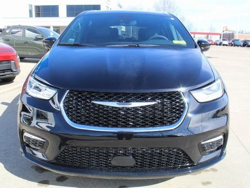 New 2026 Chrysler Pacifica Select image 7