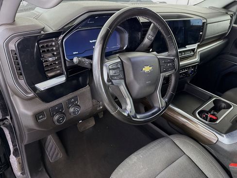 Used 2024 Chevrolet Silverado 2500 LT w/ Convenience Package image 22