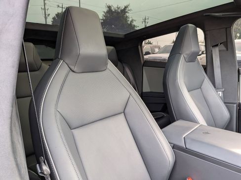 Used 2024 Tesla Cybertruck AWD Crew Cab image 36