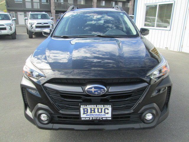 Used 2023 Subaru Outback Premium AWD/4WD image 2