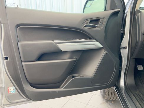 Used 2022 Chevrolet Colorado LT w/ Safety Package image 21