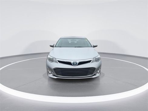 Used 2014 Toyota Avalon Limited image 3