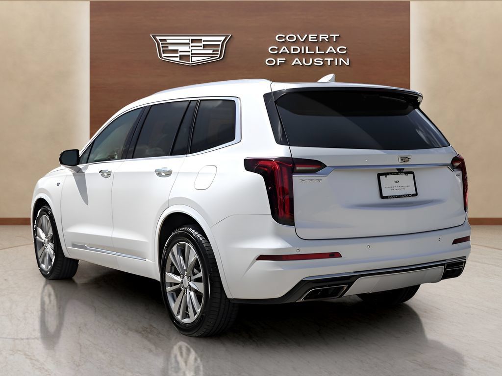 Used 2023 Cadillac XT6 Premium Luxury FWD image 3