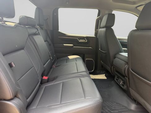 Used 2024 GMC Sierra 1500 SLT AWD/4WD image 18