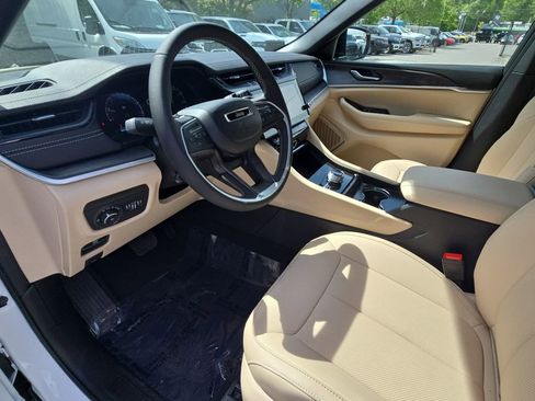 New 2026 Jeep Grand Cherokee Limited AWD/4WD image 17