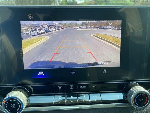 Used 2024 Chevrolet Colorado Trail Boss w/ Advanced Trailering Package image 18