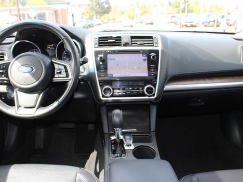 Used 2018 Subaru Outback 2.5i Limited image 10