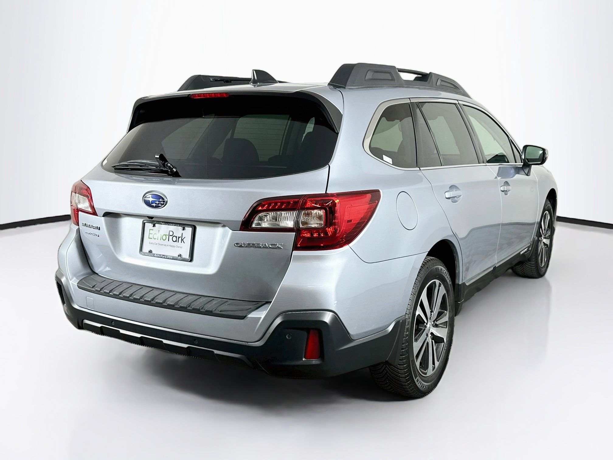 Used 2018 Subaru Outback 2.5i Limited AWD/4WD image 9