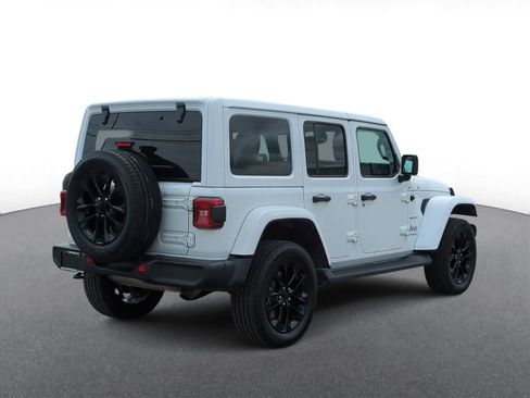 Used 2021 Jeep Wrangler Unlimited Sahara w/ Cold Weather Group AWD/4WD image 8