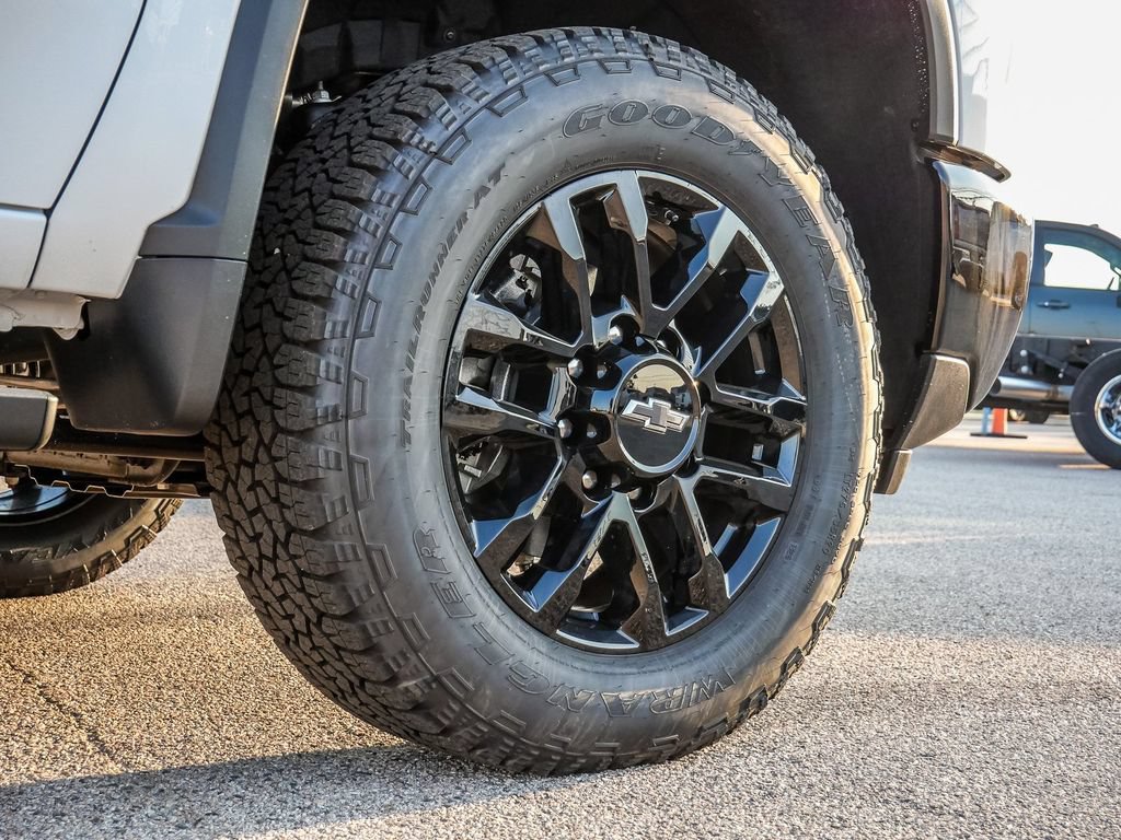 New 2026 Chevrolet Silverado 2500 Custom w/ Custom Value Package AWD/4WD image 9