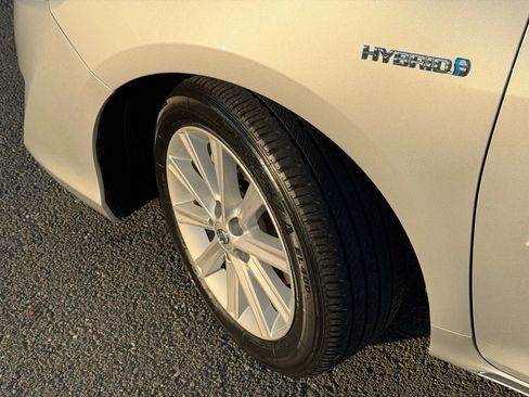 Used 2012 Toyota Camry XLE w/ Leather Pkg image 15