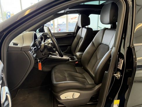 Used 2021 Porsche Macan AWD/4WD image 22
