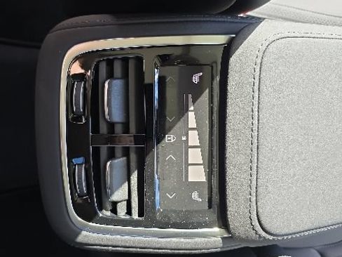 New 2026 Volvo XC90 B5 Core AWD/4WD image 21