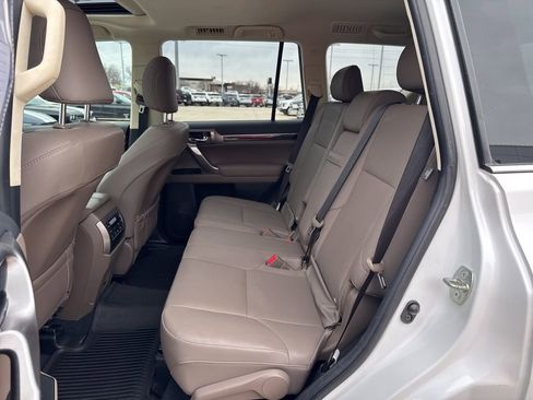 Used 2022 Lexus GX 460 Premium w/ Premium Package image 24