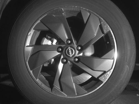 Used 2025 Nissan Rogue SV FWD image 15