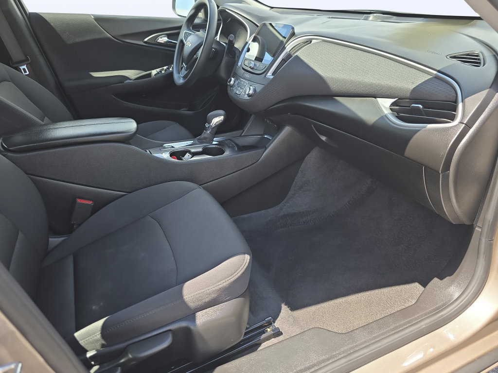 Used 2025 Chevrolet Malibu LT FWD image 33
