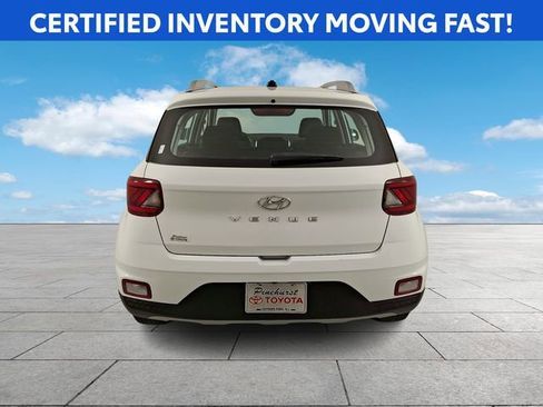 Certified 2025 Hyundai Venue SEL FWD image 7