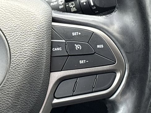 Used 2020 Jeep Cherokee Limited FWD image 21