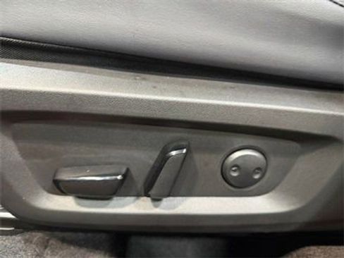 New 2025 Mitsubishi Outlander SE image 13