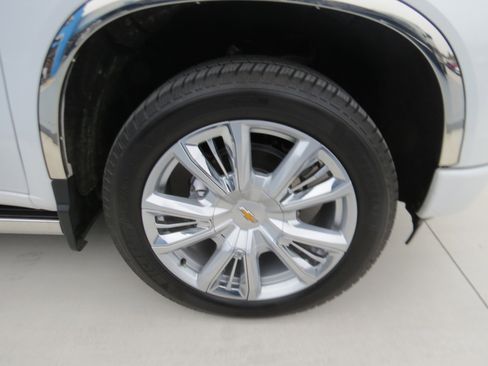 Used 2023 Chevrolet Silverado 1500 High Country w/ High Country Premium Package image 9