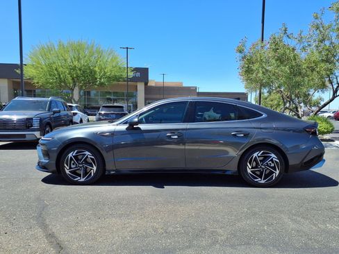 Certified 2024 Hyundai Sonata SEL w/ Convenience Package FWD image 3