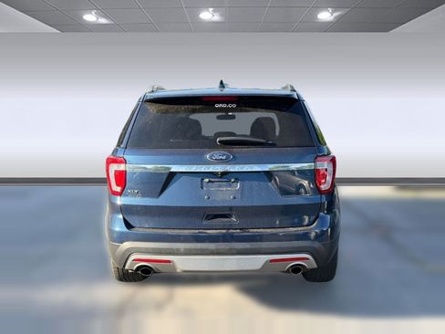 Used 2017 Ford Explorer XLT w/ Equipment Group 201A FWD image 6