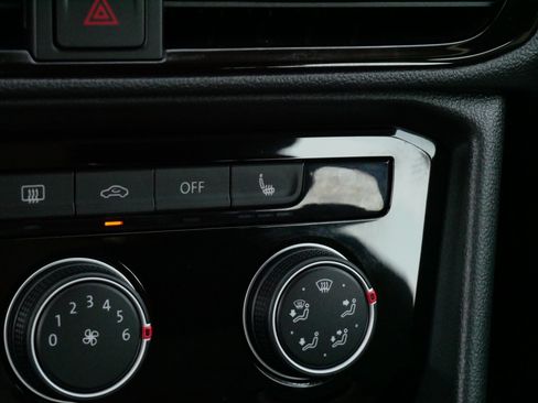 Certified 2024 Volkswagen Taos S AWD/4WD image 31