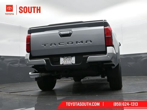 Used 2025 Toyota Tacoma Limited image 32