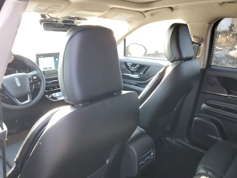 New 2026 Lincoln Corsair Premiere image 26