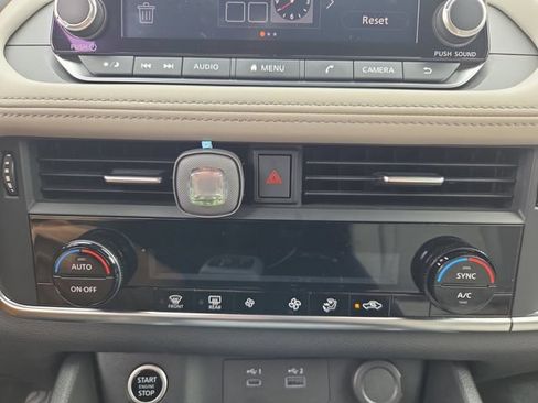 Used 2023 Nissan Rogue SV AWD/4WD image 22