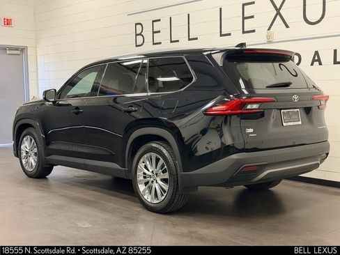 Used 2024 Toyota Grand Highlander AWD image 7