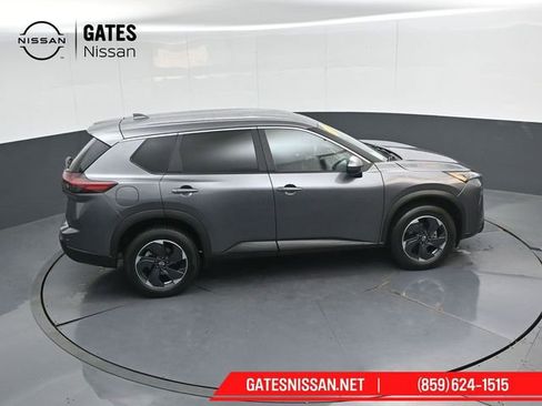 Used 2025 Nissan Rogue SV image 41