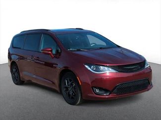 Certified 2019 Chrysler Pacifica Limited w/ S Appearance Package FWD video 2