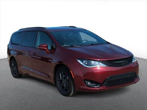 Certified 2019 Chrysler Pacifica Limited w/ S Appearance Package FWD image 2