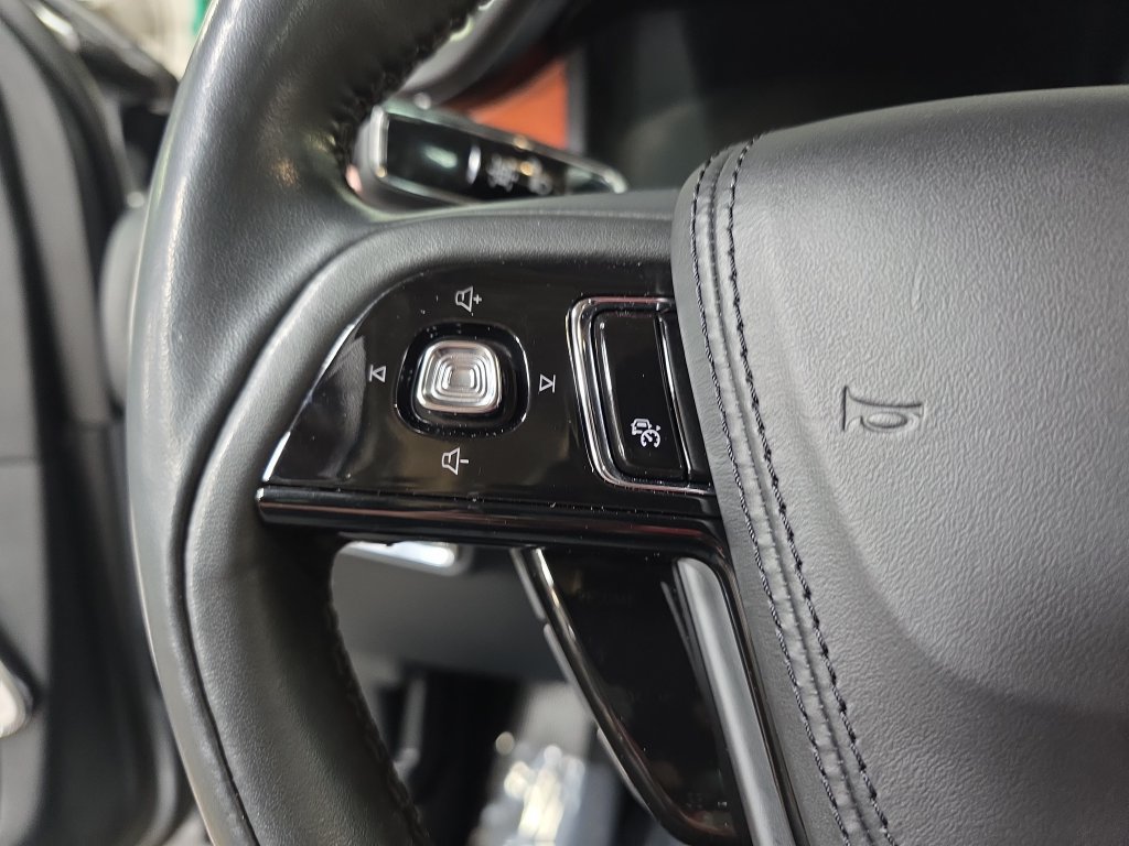 Used 2021 Lincoln Aviator Reserve w/ Equipment Group 201A AWD/4WD image 17