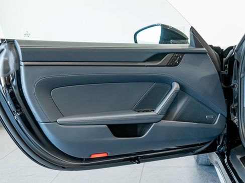 Certified 2025 Porsche 911 Targa 4 GTS AWD/4WD image 12
