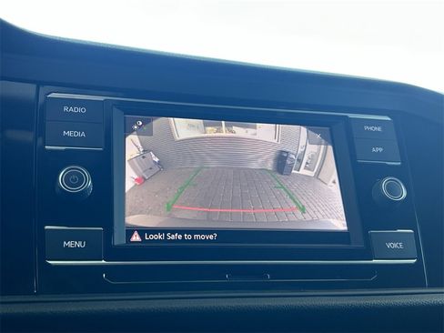 Certified 2024 Volkswagen Jetta SE w/ Panoramic Sunroof Package image 24